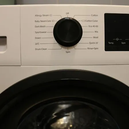 Colorful Sea View Apartament