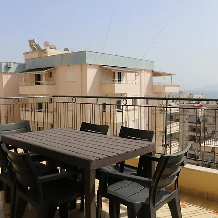 Apartment Colorful Sea View
